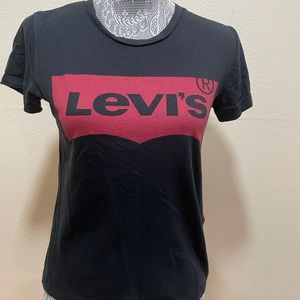 Levi’s t-shirt. Size small.